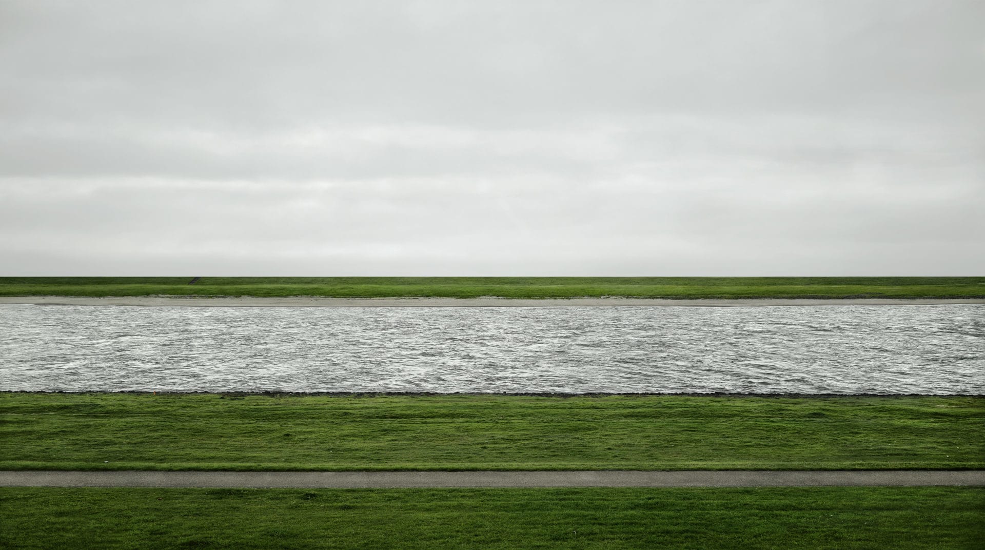 Andreas Gursky, Rhein II, 1999 Andreas Gursky, Rhein II, 1999